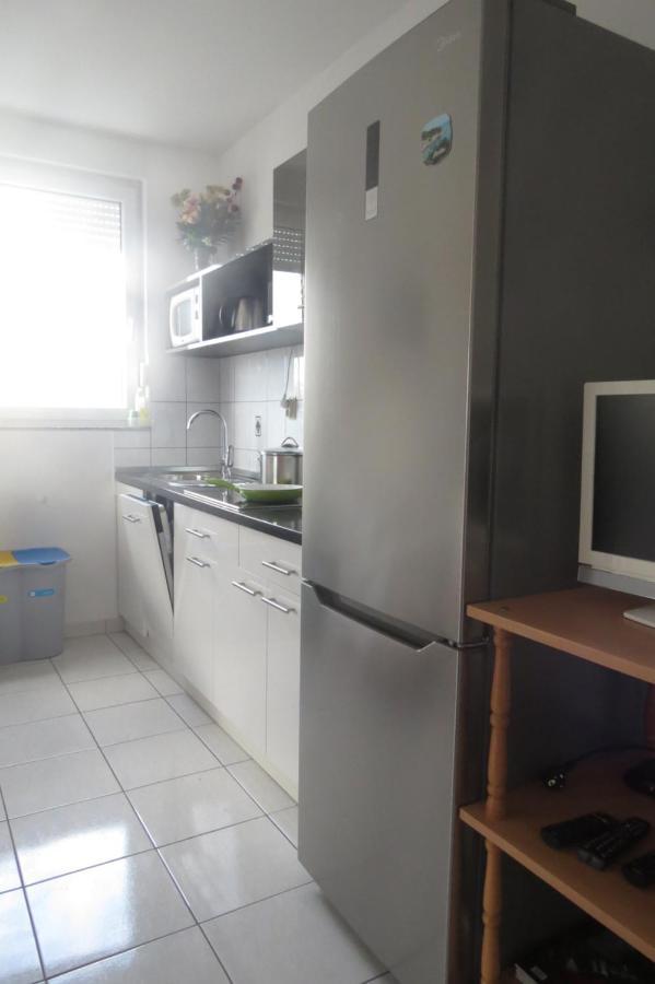 Modra Kuca Apartment Mandre Exterior photo