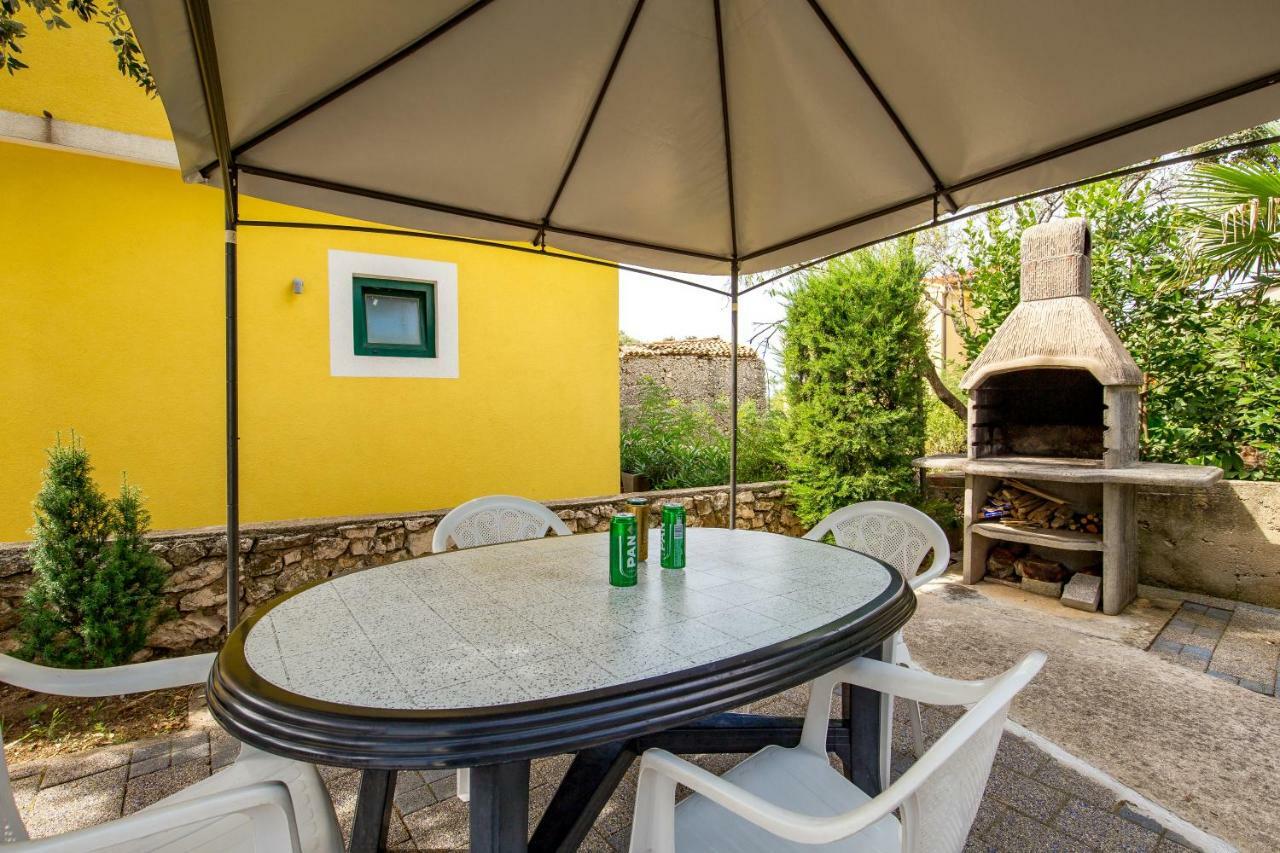Modra Kuca Apartment Mandre Exterior photo