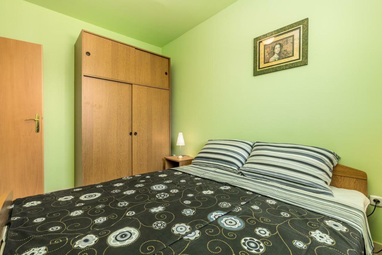 Modra Kuca Apartment Mandre Exterior photo