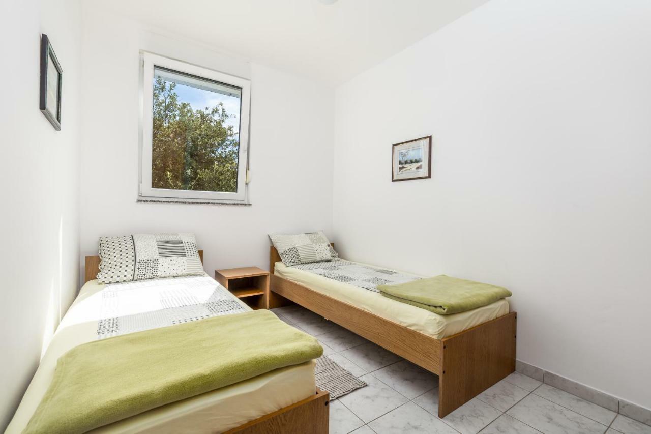 Modra Kuca Apartment Mandre Exterior photo